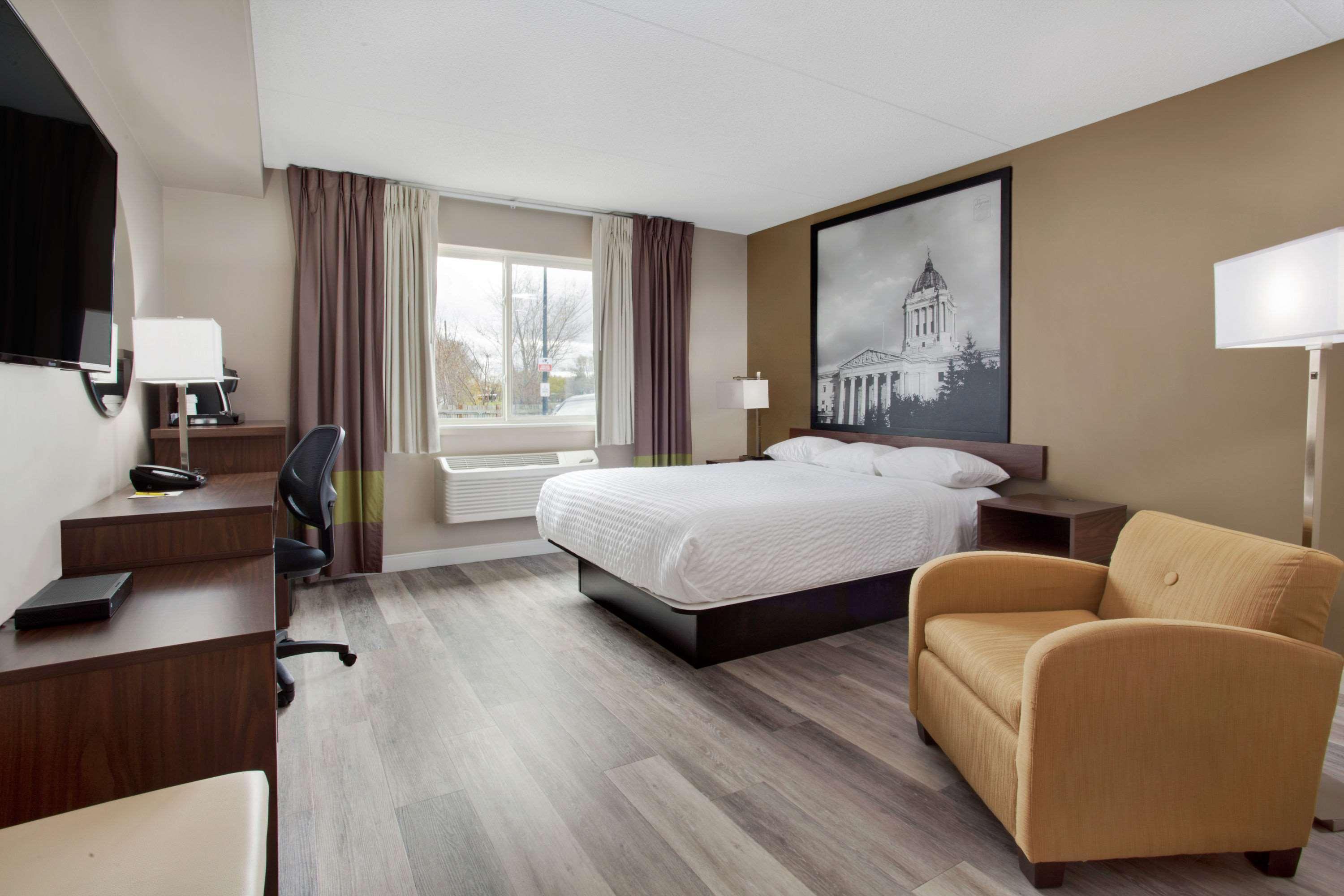 Super 8 By Wyndham Winnipeg West Extérieur photo
