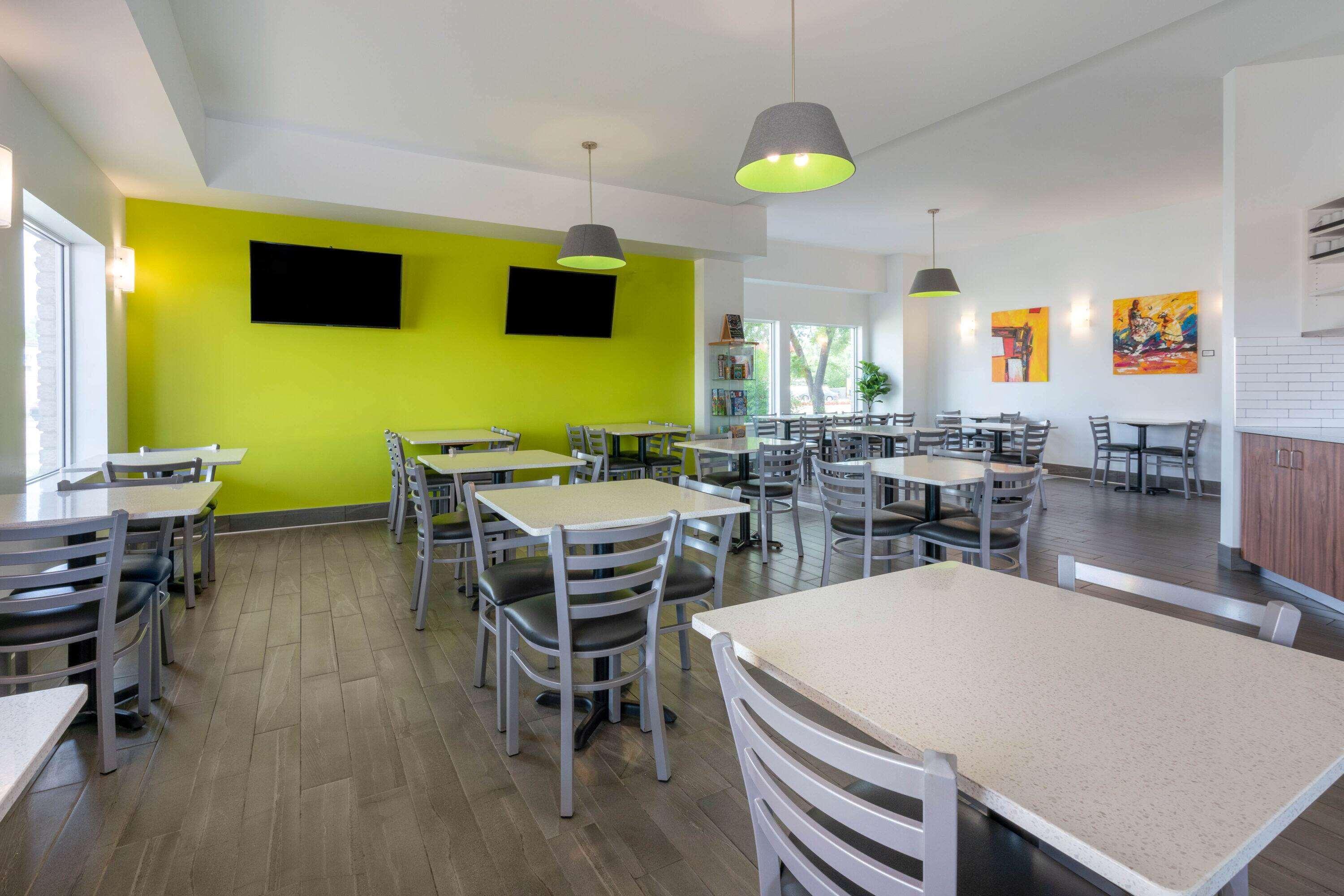 Super 8 By Wyndham Winnipeg West Extérieur photo