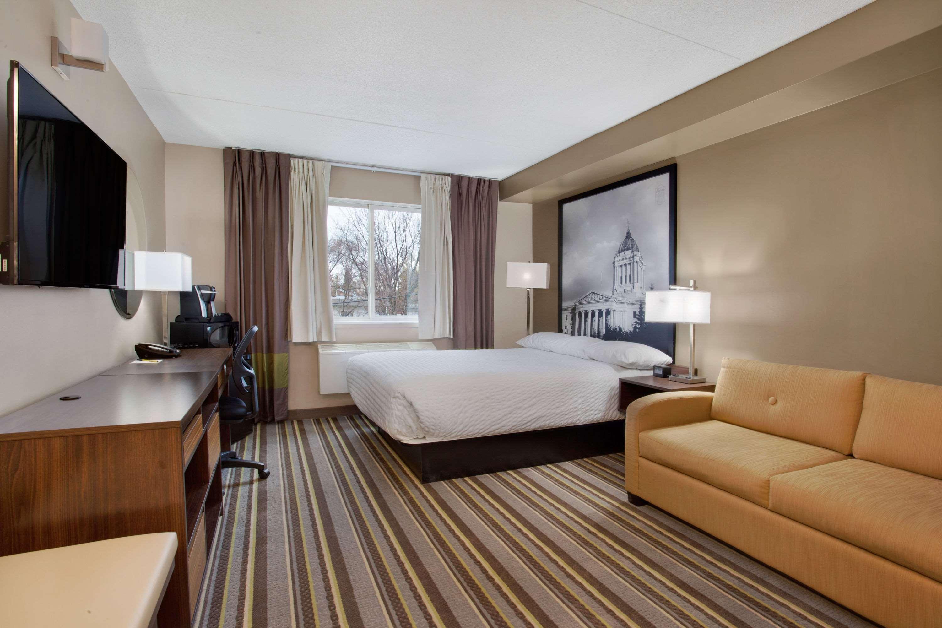 Super 8 By Wyndham Winnipeg West Extérieur photo