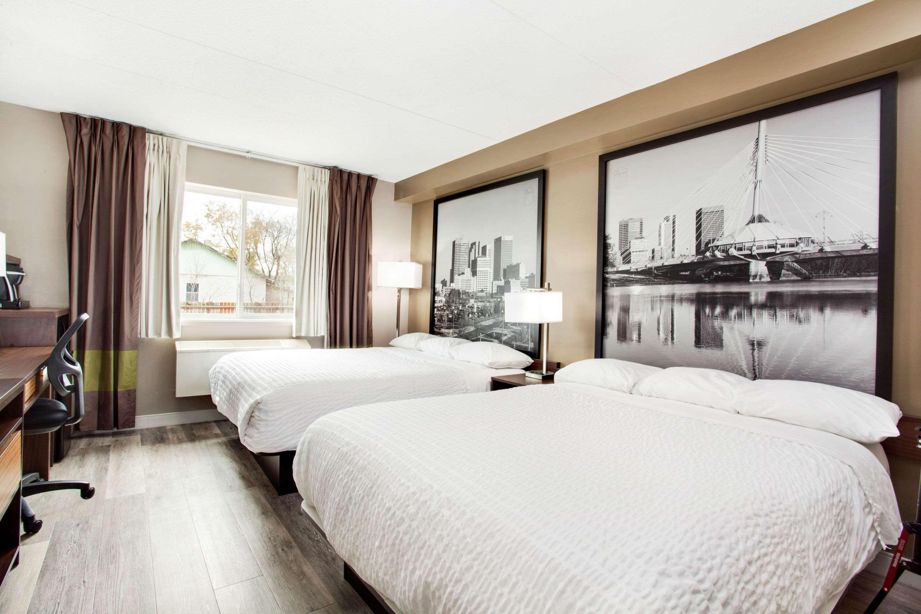 Super 8 By Wyndham Winnipeg West Extérieur photo