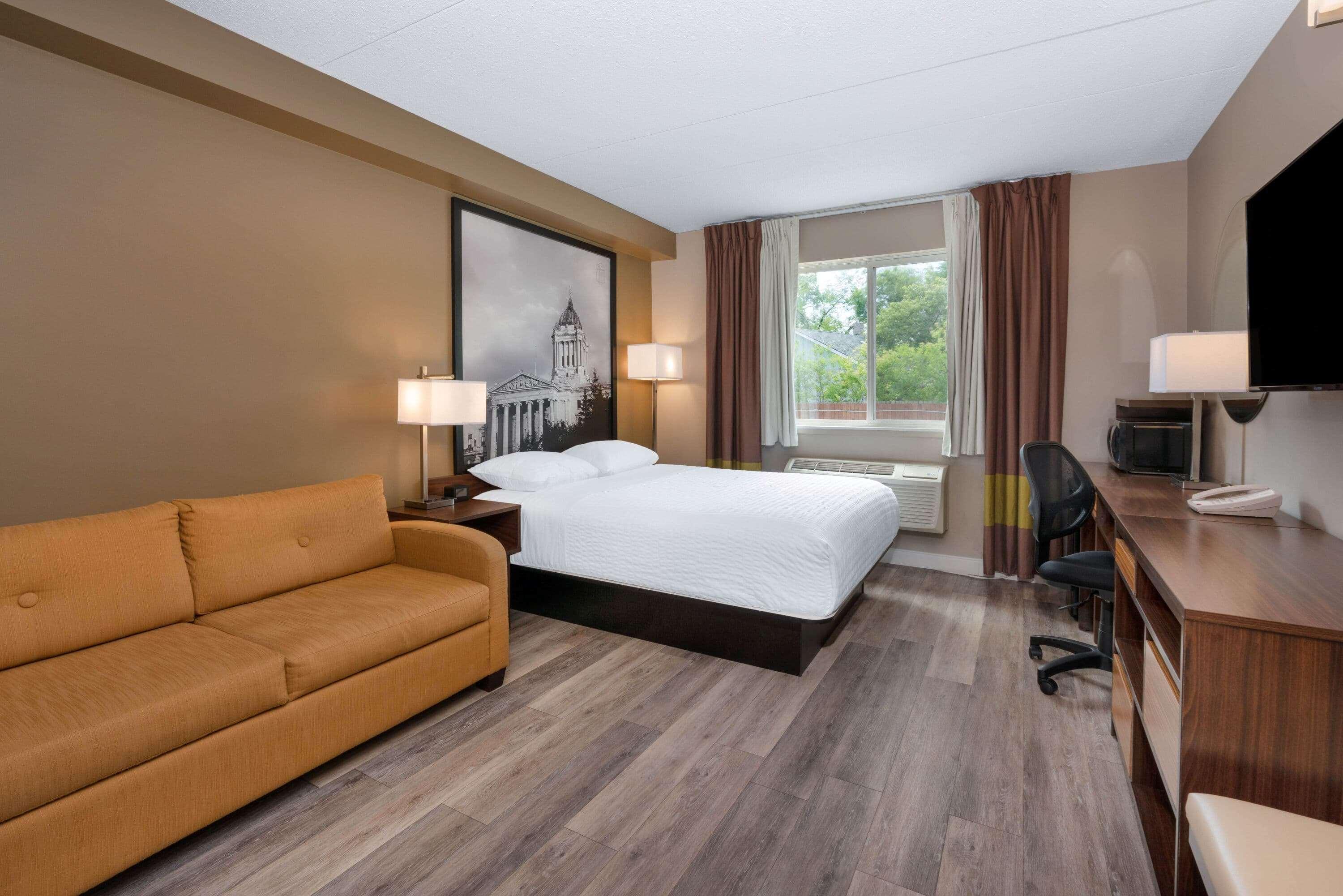 Super 8 By Wyndham Winnipeg West Extérieur photo